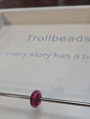 Trollbeads Deep Pink Glass Bead with White Speckle